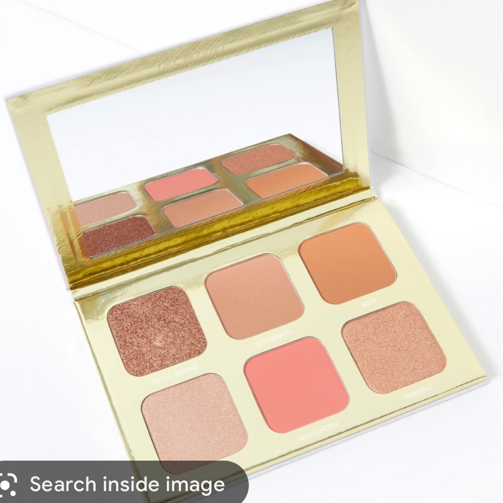 True + Luscious Lucky Glow Bronze and Highlight Palette